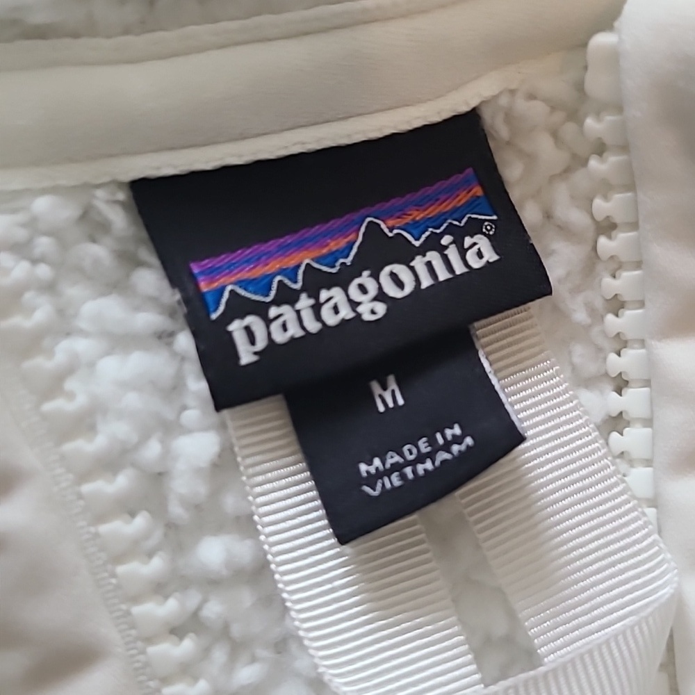 Patagonia Zip Up White Fleece Sweater - Picture 2 of 6